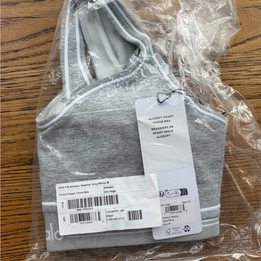 NWT Alo Yoga Alosoft Heart Throb Bra in Heather Gray